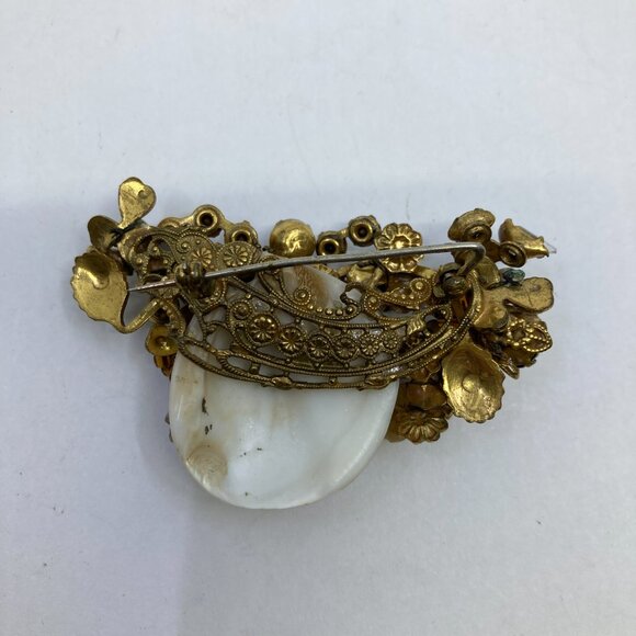 Vtg early MIRIAM HASKELL ? RARE filigree brass shell mother of pearl brooch - Picture 2 of 4